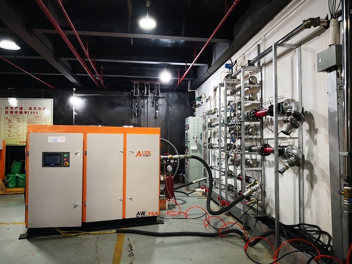 水潤滑無油螺桿空壓機(jī)
